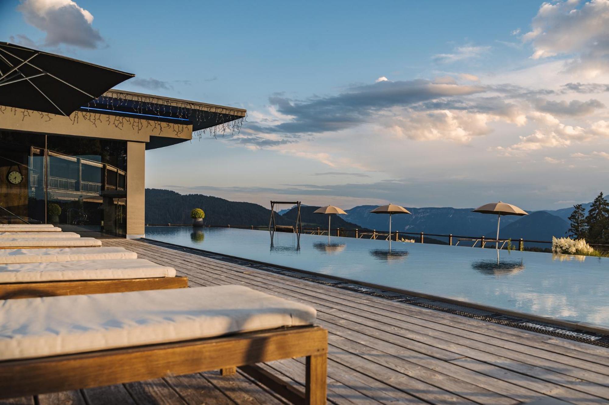 Hotel Chalet Mirabell Hafling ภายนอก รูปภาพ